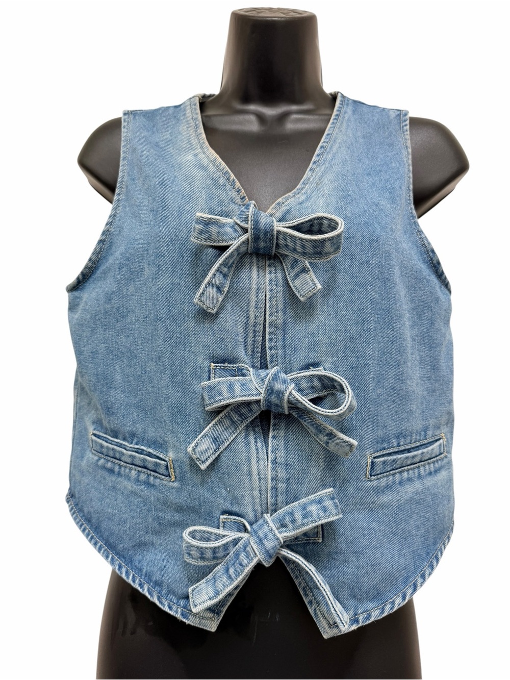 DAZY Denim Vest Bow Tie Front Light Wash Women’s Medium